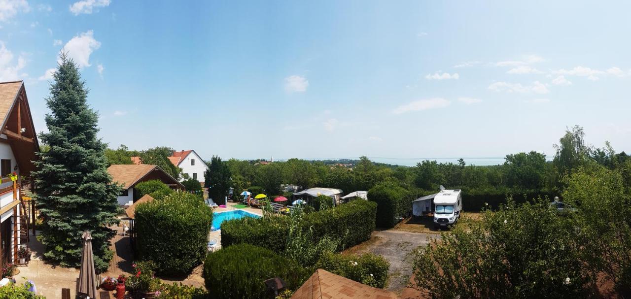 Mandel Fahazak Hotel Paloznak Buitenkant foto
